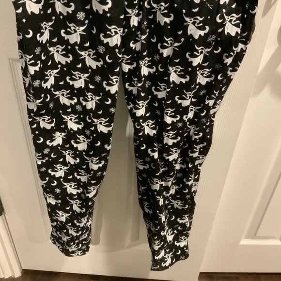 Nightmare Before Christmas Zero print jumper/overalls BNWT - Picture 3 of 6